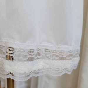 Vintage White Slip, Size S